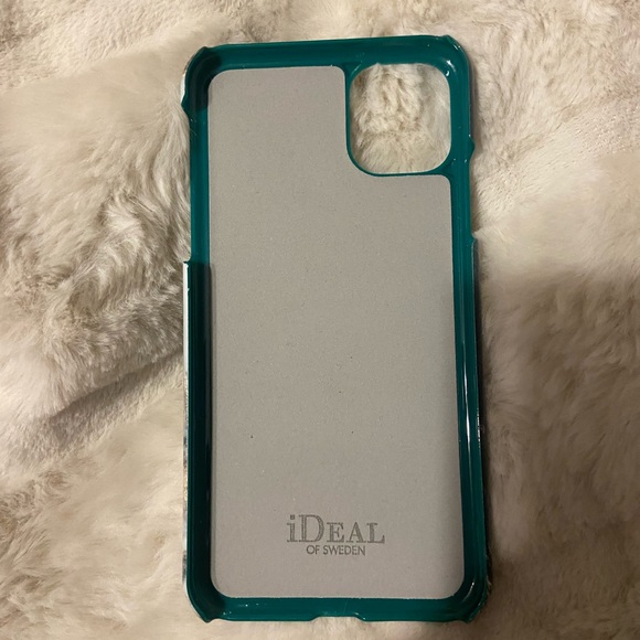 Ideal of Sweden IPhone 11 case - Picture 2 of 2